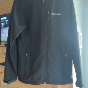 Sm Columbia black zip up